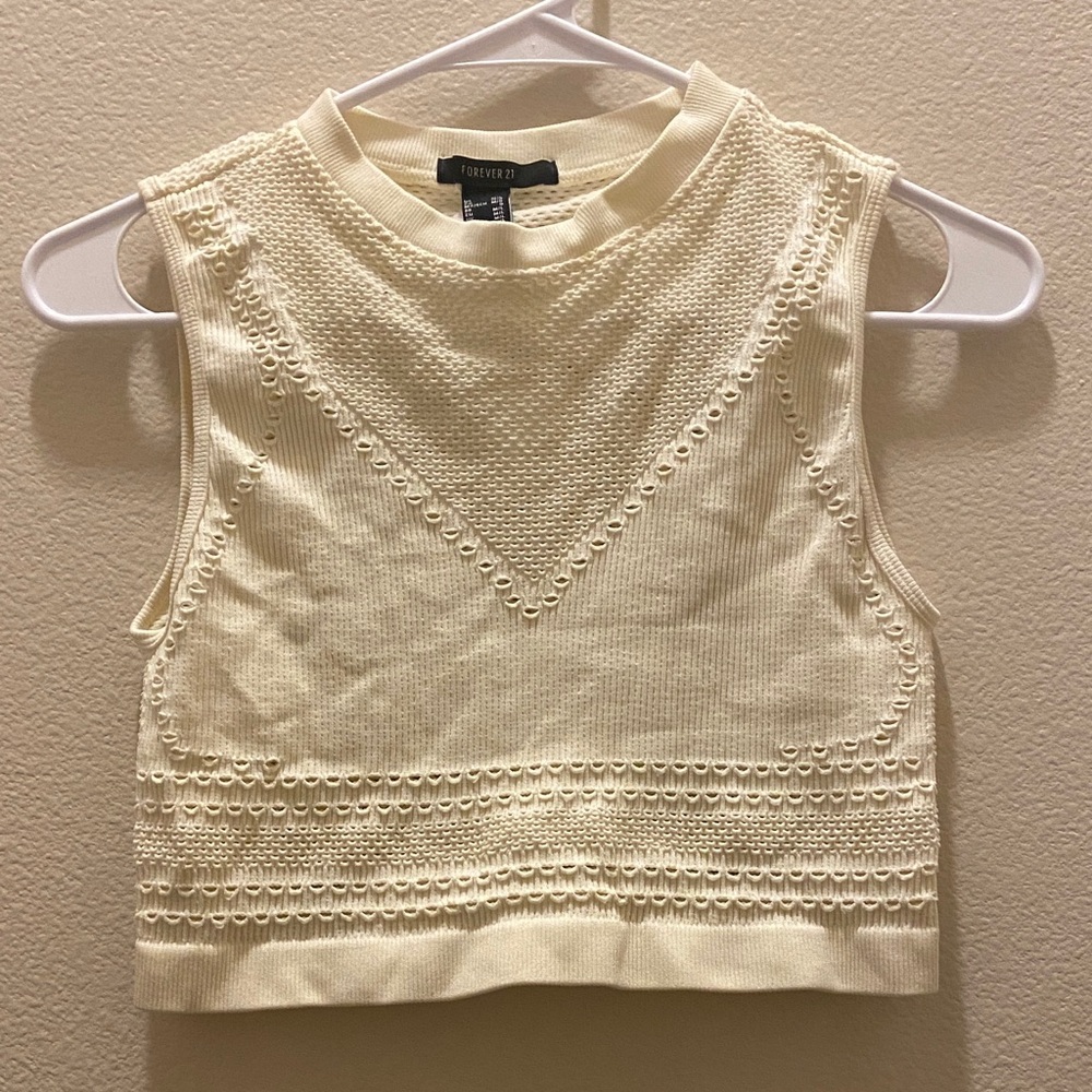 Forever 21 Cream Textured stretchy Crop Top size medium